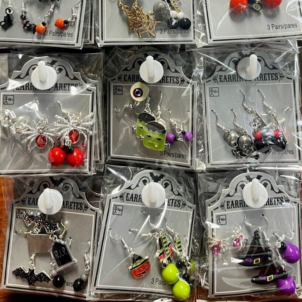 HAUNT COUTURE HALLOWEEN 6pc LOT PUMPKIN/WITCH HAT/WITCH BOOTS/SPIDER EARRINGS - Picture 8 of 9